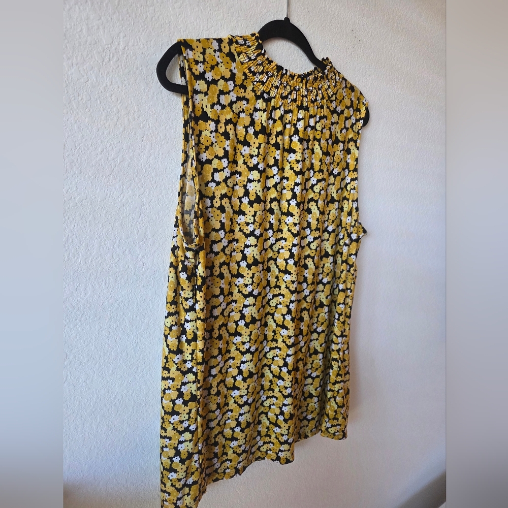 Sleeveless Yellow & Black Floral Smocked Neck Top - Picture 6 of 6